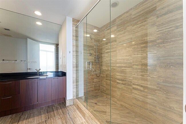 Building Photo - 15901 Collins Ave