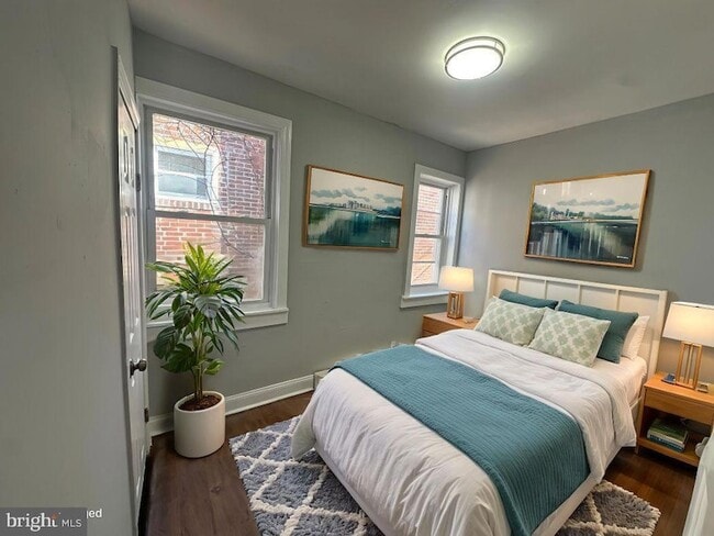 Building Photo - 5824 Florence Ave