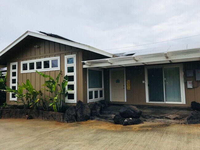 Primary Photo - 84-239-239 Farrington Hwy
