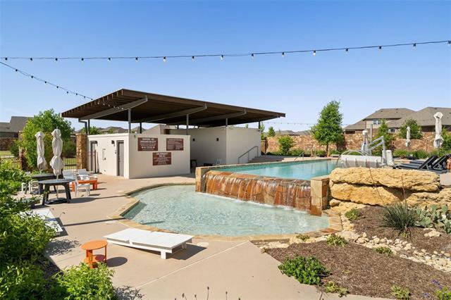 Building Photo - 915 Uplands Dr