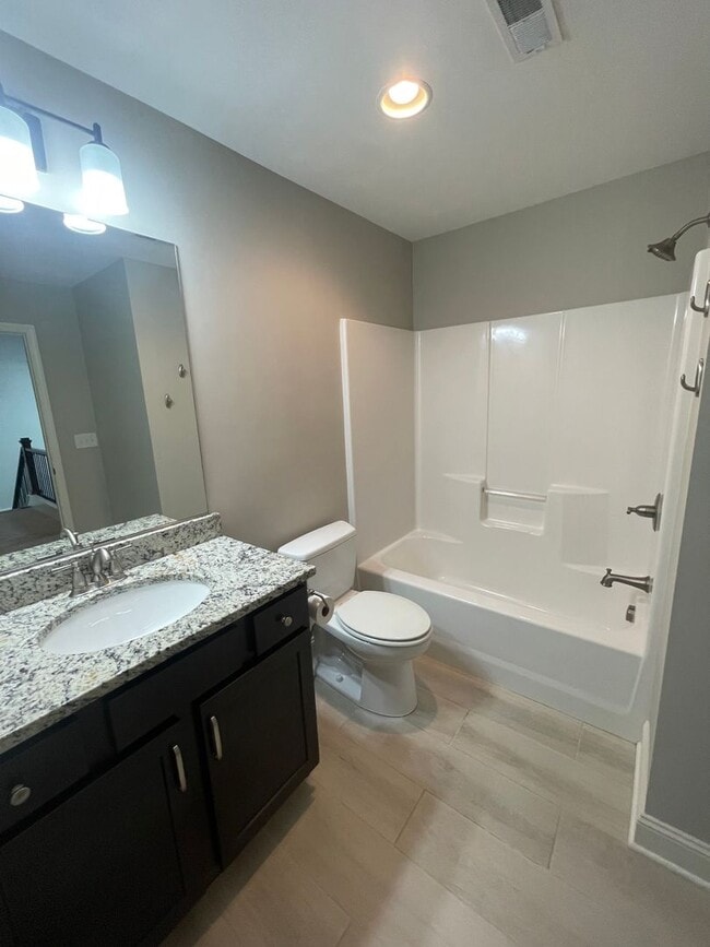 Building Photo - Beautiful 4-Bed, 3-Bath Bungalow in Highly Desirable Farragut!