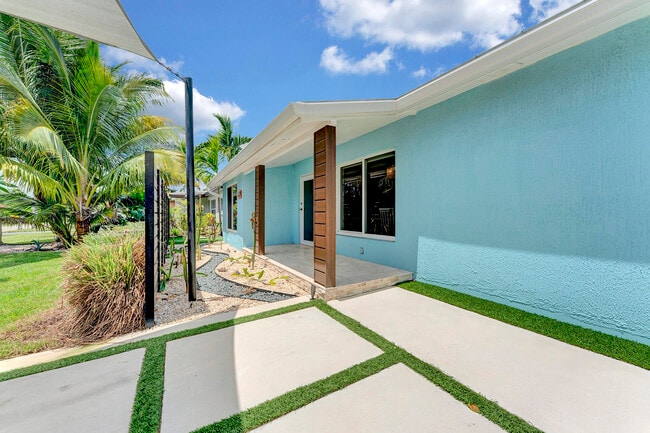 Building Photo - 2291 SE 15th St