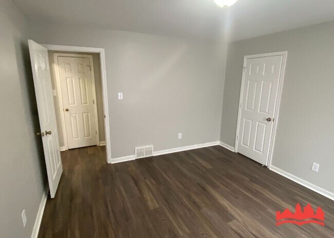 Building Photo - 3932 Oak Branch Cir E