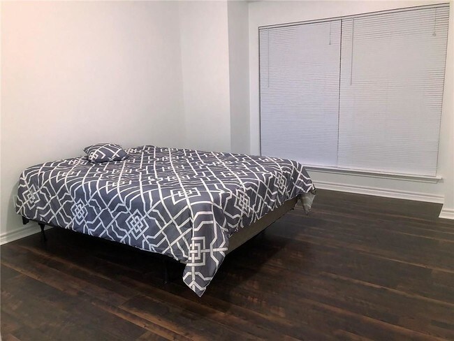 Building Photo - 2730 Silver Creek Dr