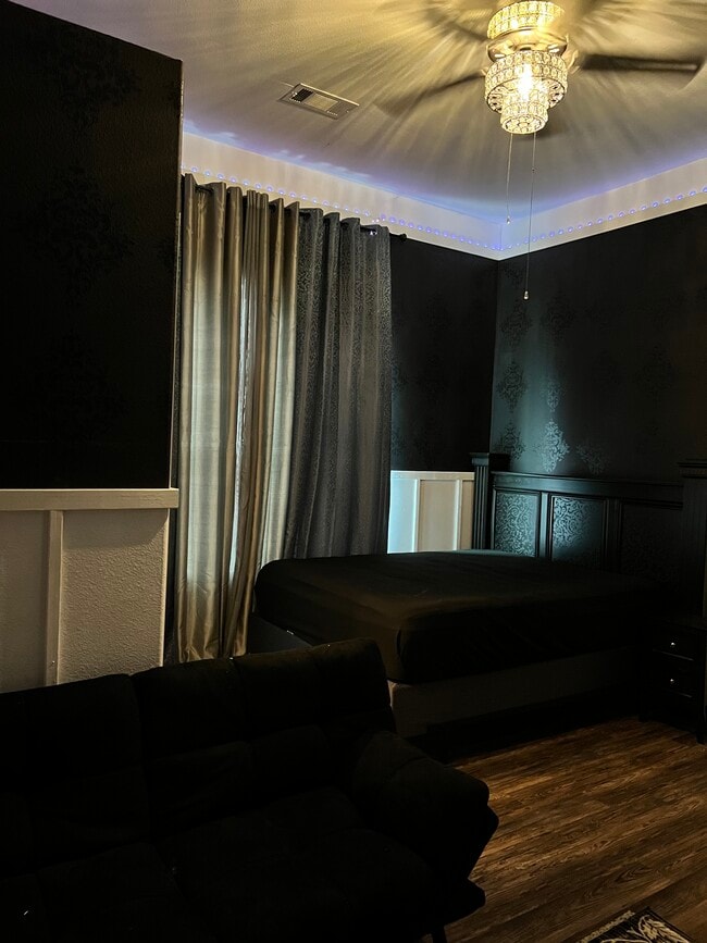 Bedroom 2 - 504 N Ridge St