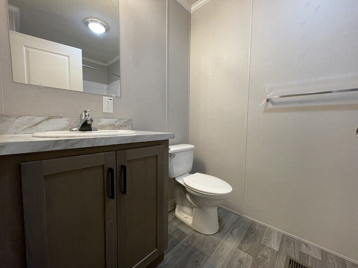 Building Photo - 38053 Orleans St