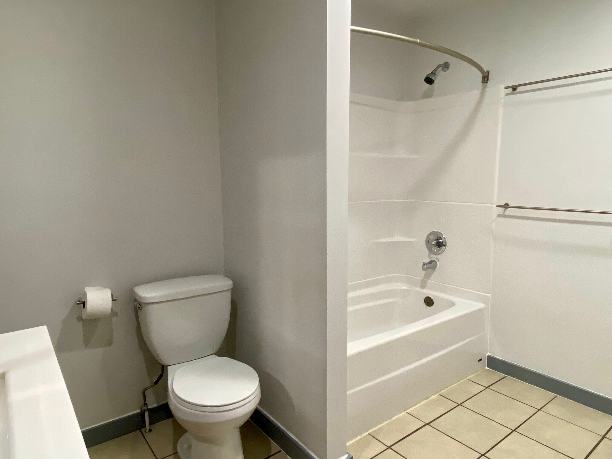 Building Photo - 1043 Sanborn Ave