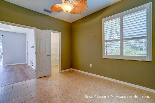 Building Photo - 143 Mill Run E