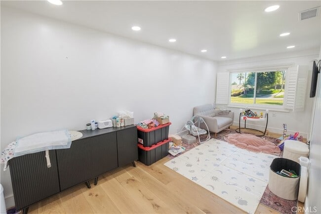 Building Photo - 9109 La Alba Dr