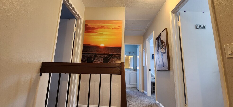 Building Photo - 2091 Manzana Way