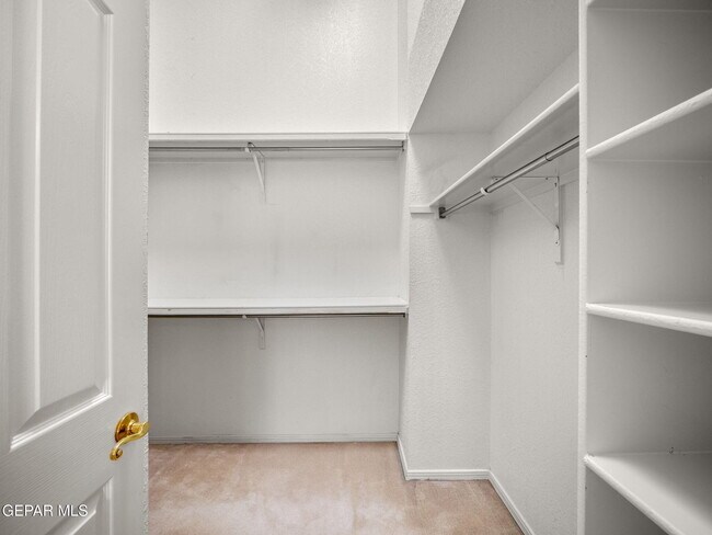 Building Photo - 4572 Loma Linda Cir