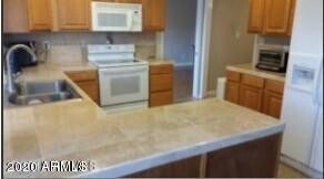 Building Photo - 2614 E Sahuaro Dr