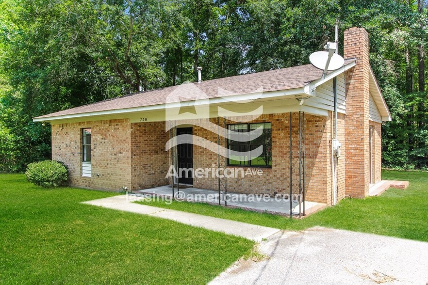 Building Photo - 700 Kester St