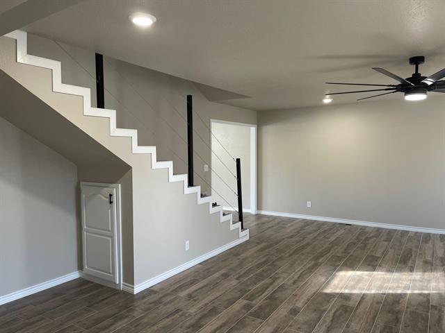 Building Photo - 3642 Lakeshore Dr