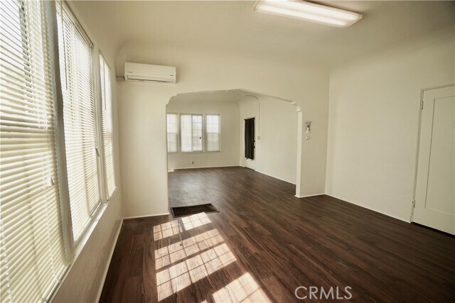Building Photo - 1336 Elm St
