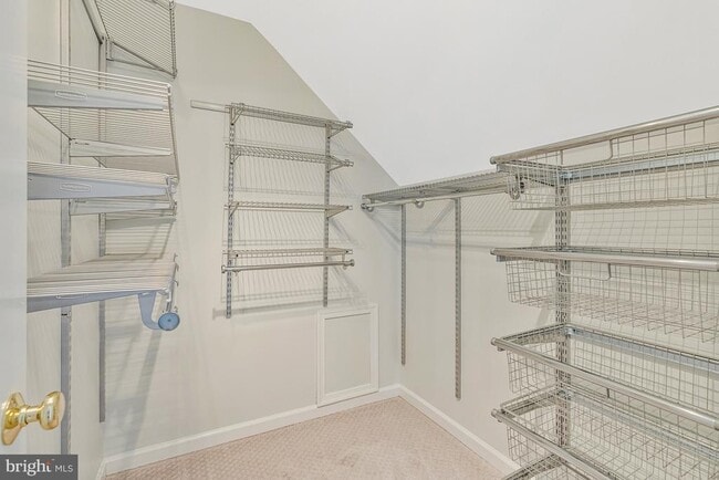 Building Photo - 10857 Hunter Gate Way