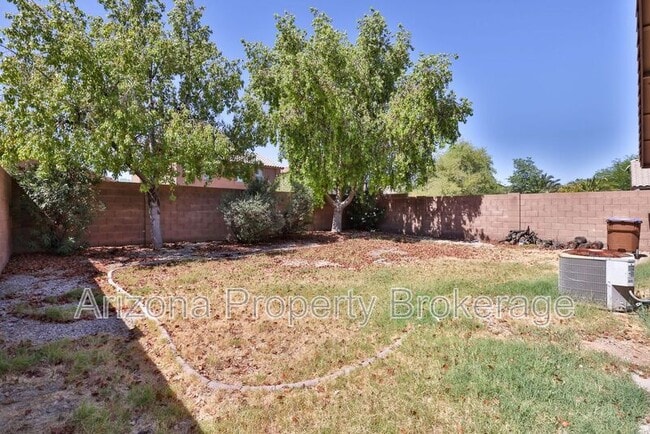 Building Photo - 1025 E Palomino Way