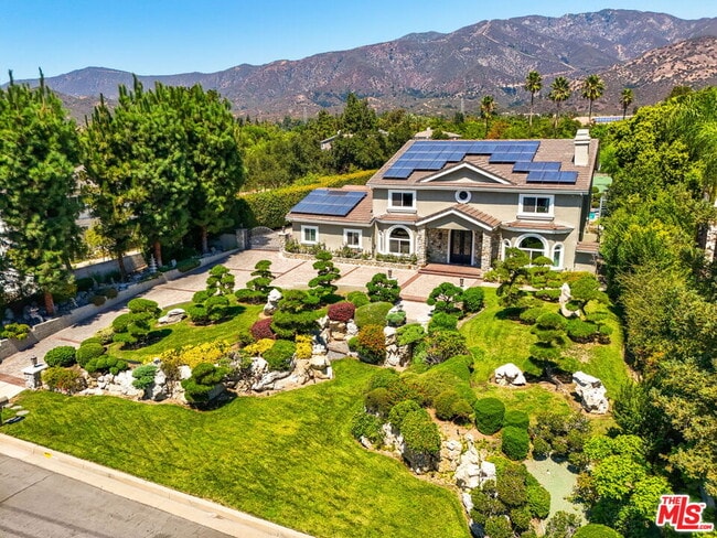 Building Photo - 1047 E Pomello Dr