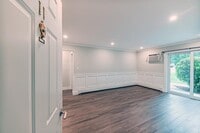 Building Photo - 23 Country Club Dr