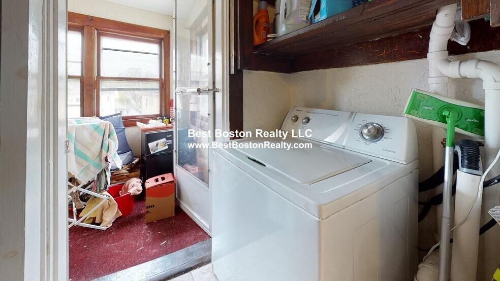 Building Photo - 38 Sterling St