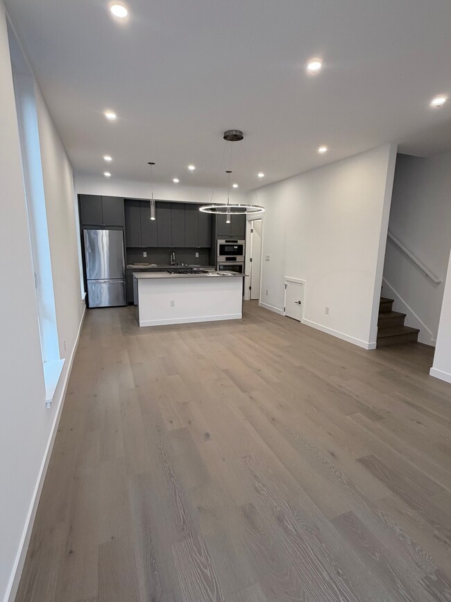 Building Photo - 2900 S Norman St