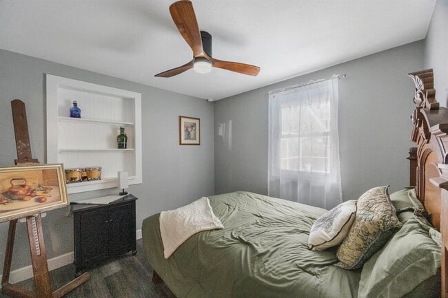 Building Photo - 1010 E Fern St