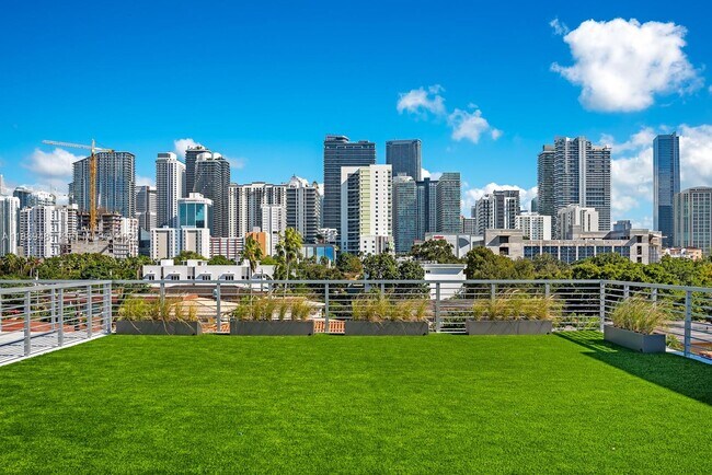 Building Photo - 529 SW 11th St