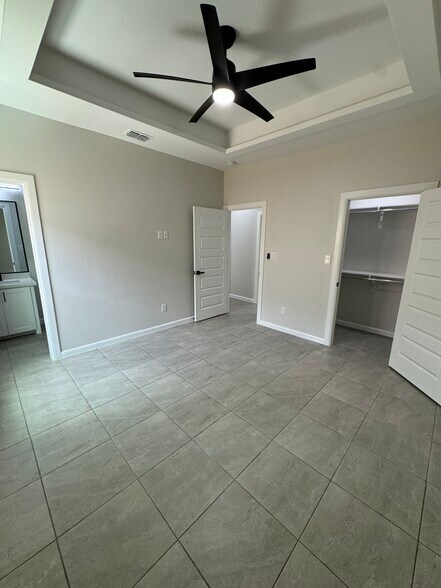 Building Photo - 3524 S Dominique Dr