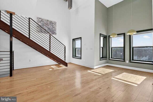 Building Photo - 1328 Maryland Ave NE