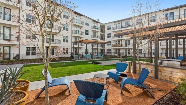 Building Photo - 2293 Hawes Ave