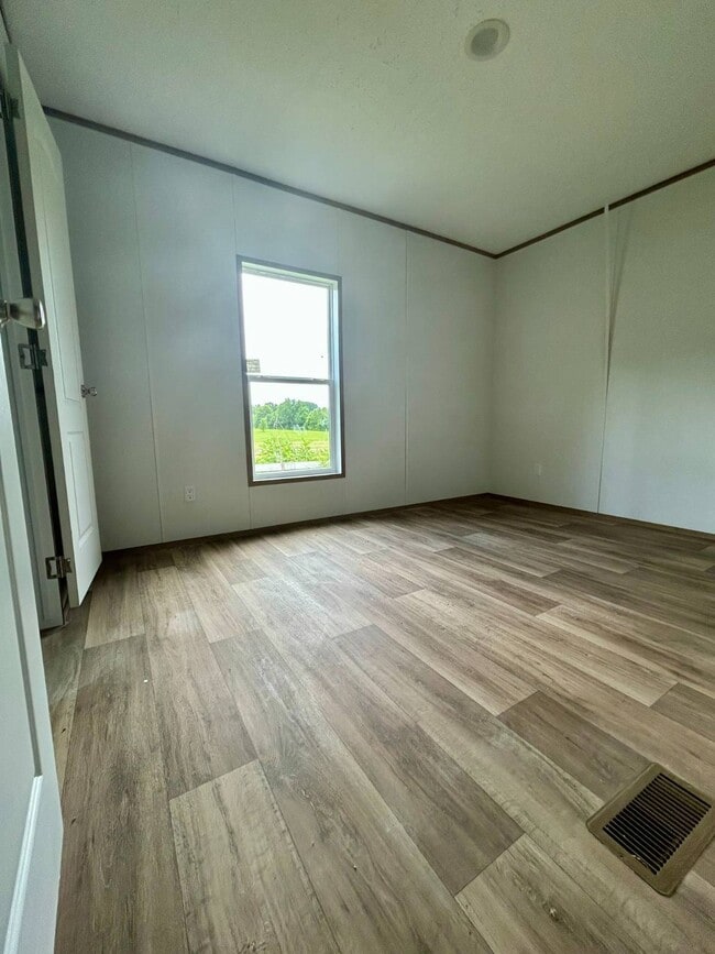 Building Photo - 575 Payne Creek Est