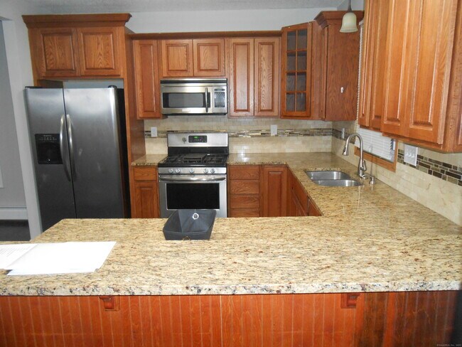 Building Photo - 631 Whalley Ave
