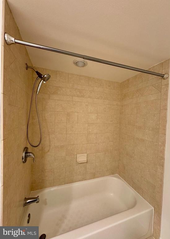 Building Photo - 34 Darien Way