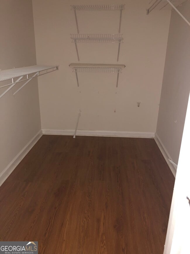 Building Photo - 75 Oak Wood Ln