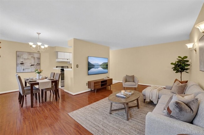 Building Photo - 107 Nottingham Rd