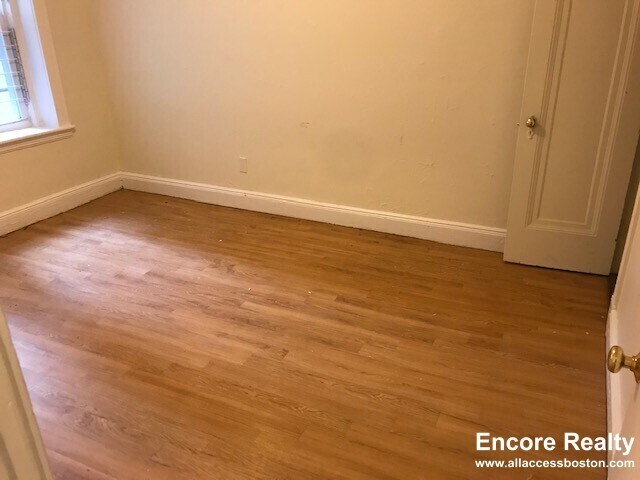 Building Photo - 1810 Commonwealth Ave