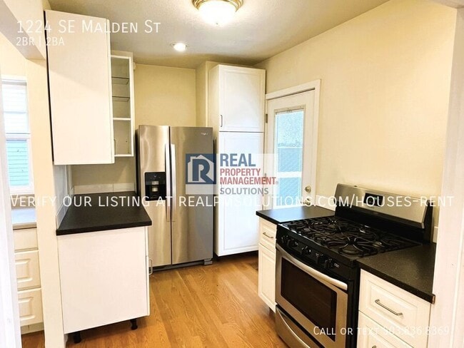 Building Photo - 1224 SE Malden St