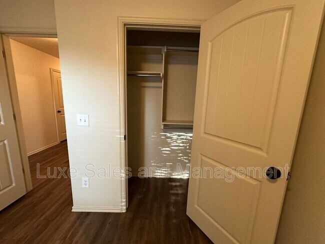 Building Photo - 412 Chalk Hill Ct