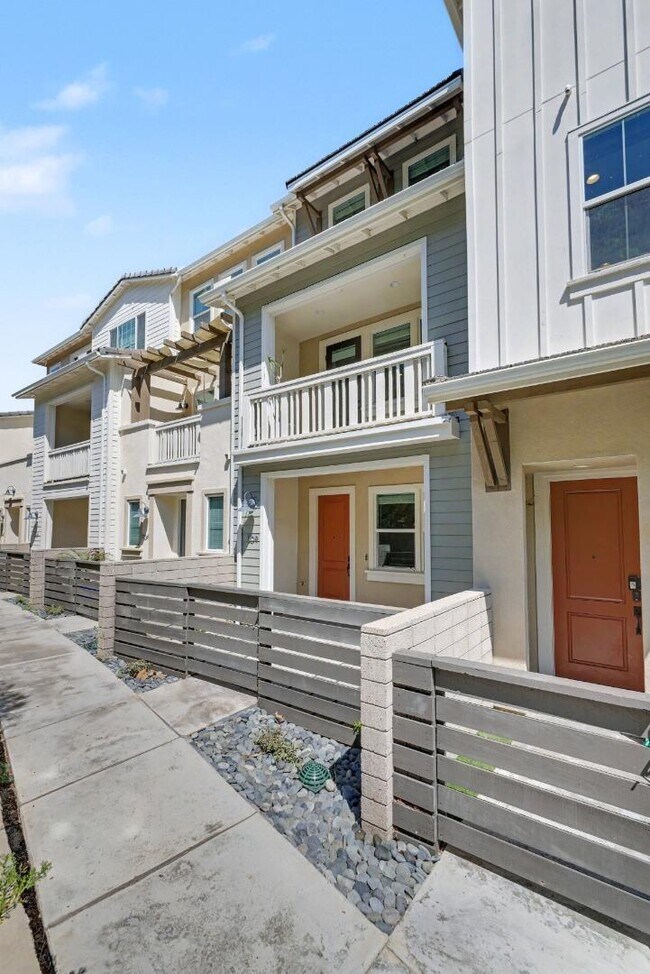 Building Photo - 1109 Makena Wy.