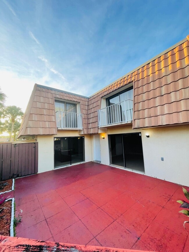 Building Photo - 728 Mill Valley Pl