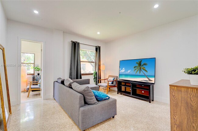 Building Photo - 234 NE 111th St