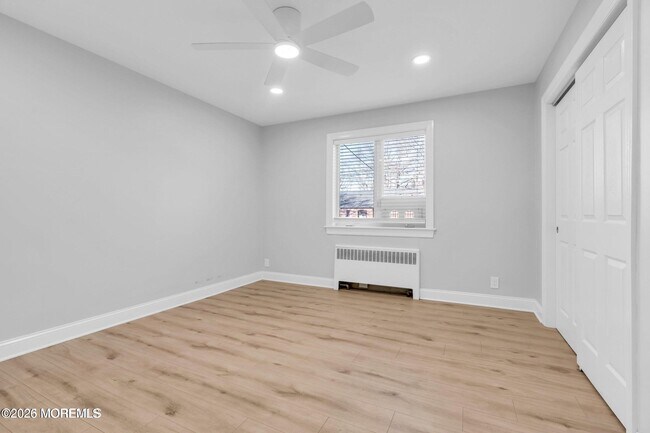 Building Photo - 283 Spring St