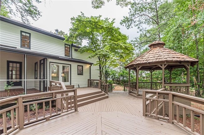 Building Photo - 2911 Bentwood Dr
