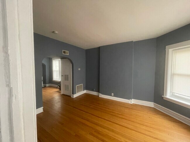 Building Photo - 6653 S St Lawrence Ave