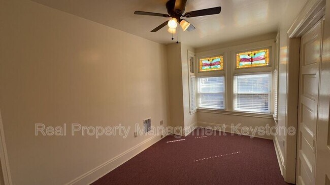 Building Photo - 1122 Greenfield Ave