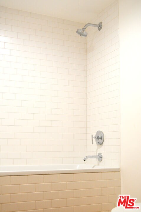 Building Photo - 712 S Santa Fe Ave