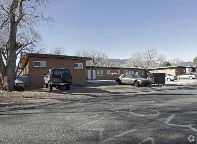 Primary Photo - 1513 W Vermijo Ave