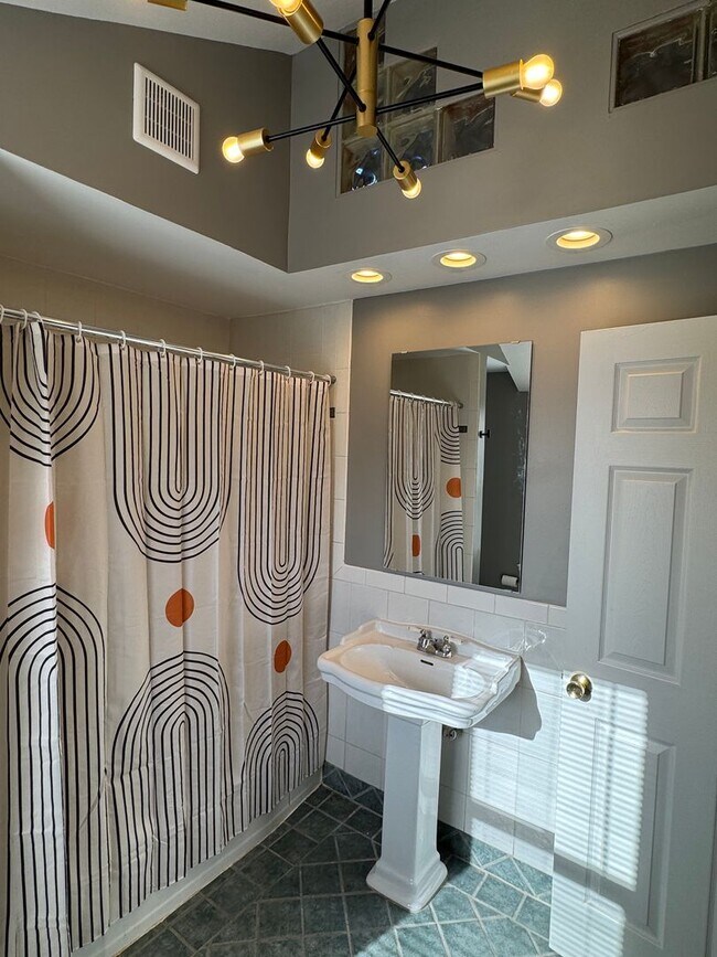 Building Photo - 3-Bedroom Home on Wooded Lot | Flexible Move-in Date!