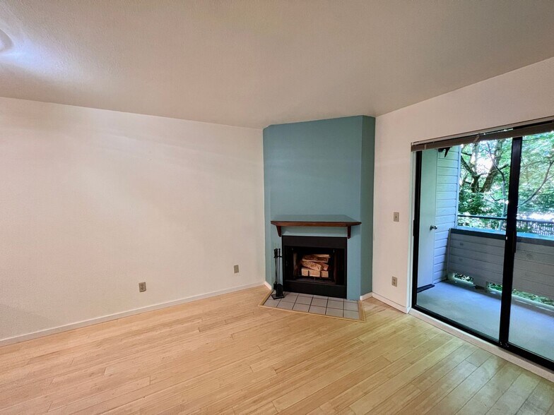 Building Photo - Underground Parking Spot!!!