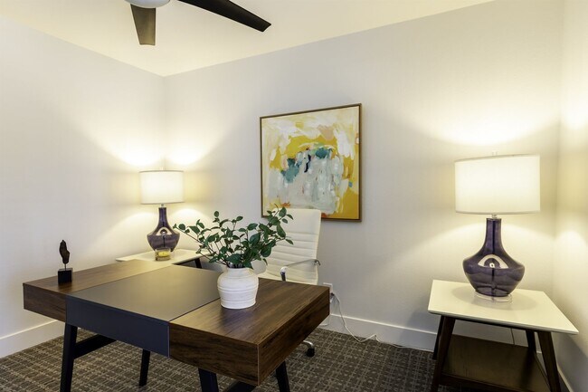 Building Photo - Serene Oasis Condo in Palm Springs